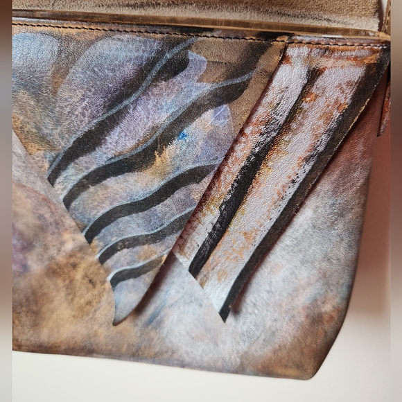 Jane Yoo Crossbody - Picture 7 of 9